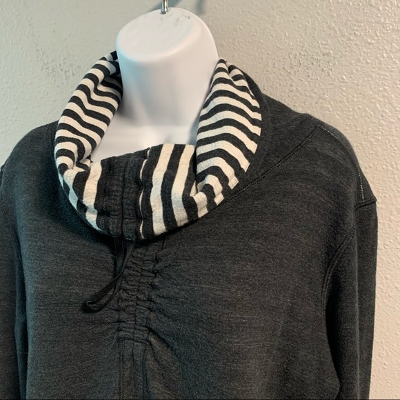 Reversible Lululemon Sweatshirt - Picture 2 of 10